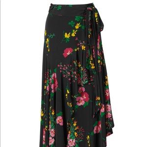 NWOT Cabi Drama Skirt Size M